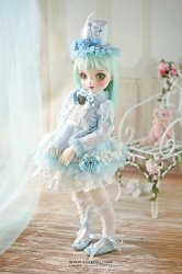 [In Stock] Posey - White Skin with makeup